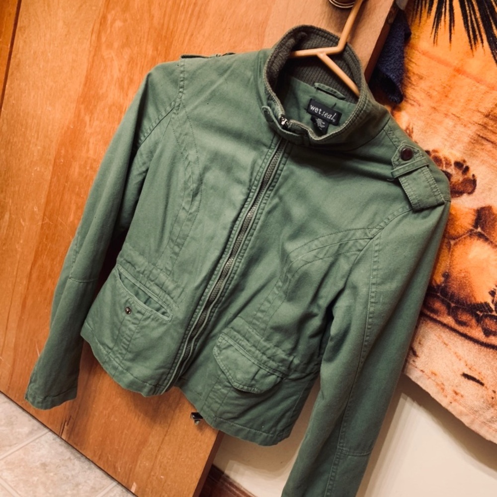 ARMY OLIVE GREEN JACKET